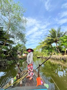 Tham quan chợ nổi kết hợp với vườn Cacao đi bằng tàu